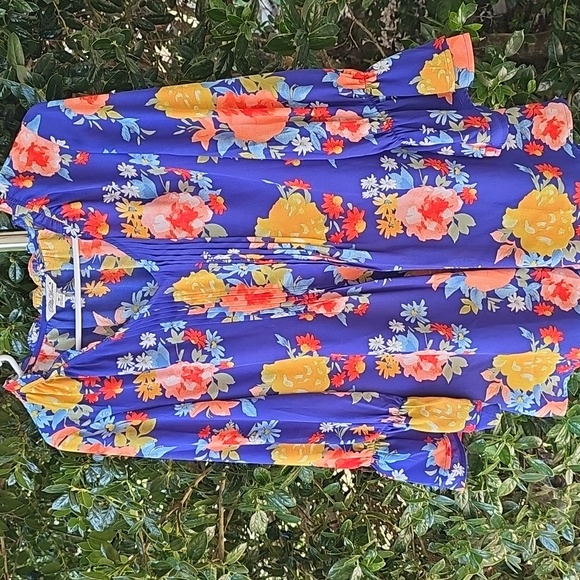 The Pioneer Woman NWT Sz Medium Black and Pink Floral Blouses - Picture 5 of 13